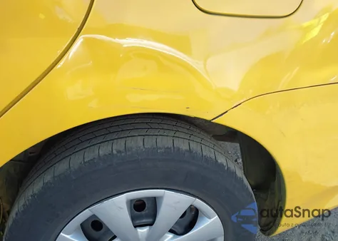 2010 Toyota Corolla Le/S/Xle z USA, uszkodzony, nr VIN 2T1BU4EE3AC241244